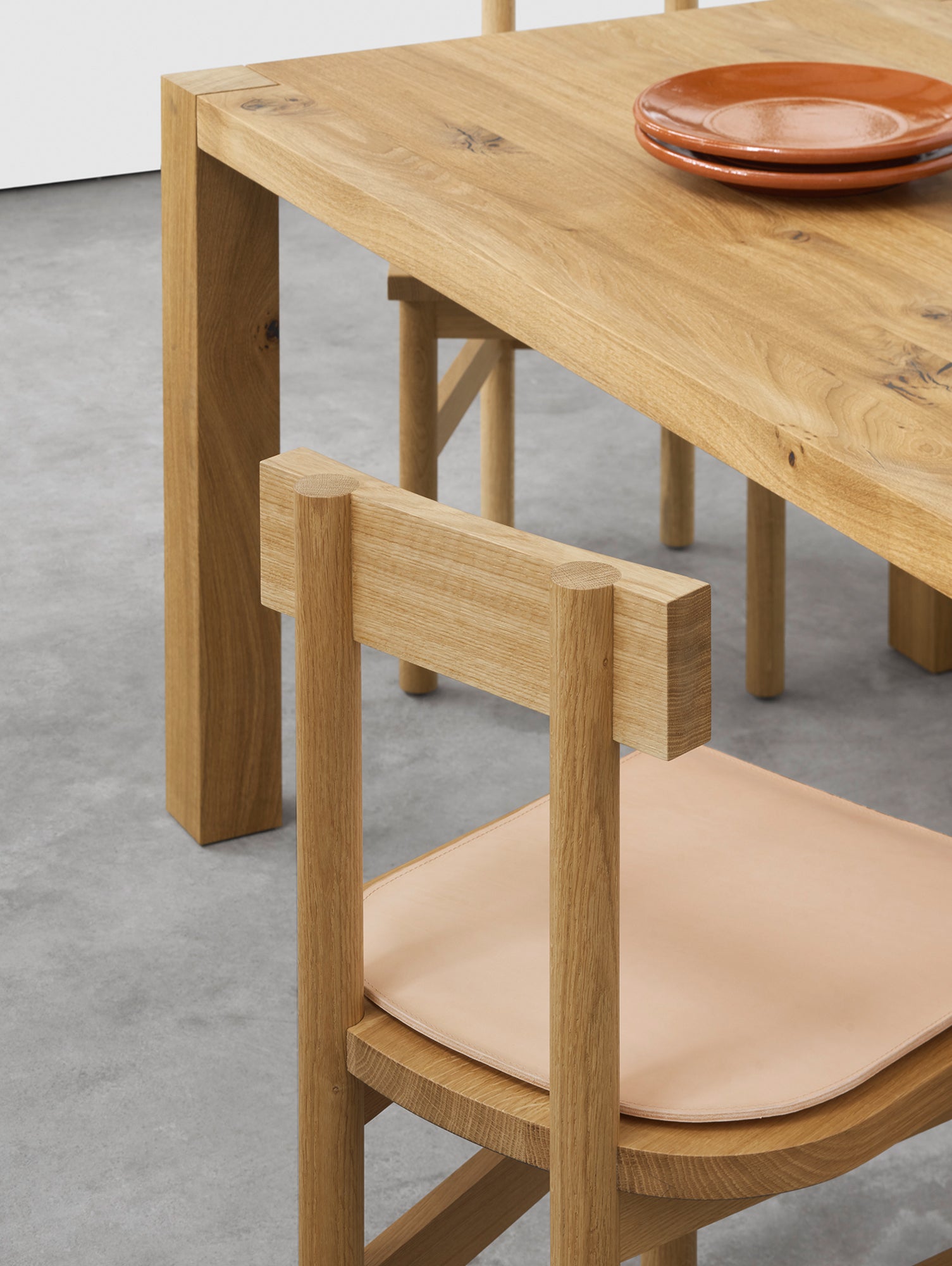 TA22 Holborn Table by E15