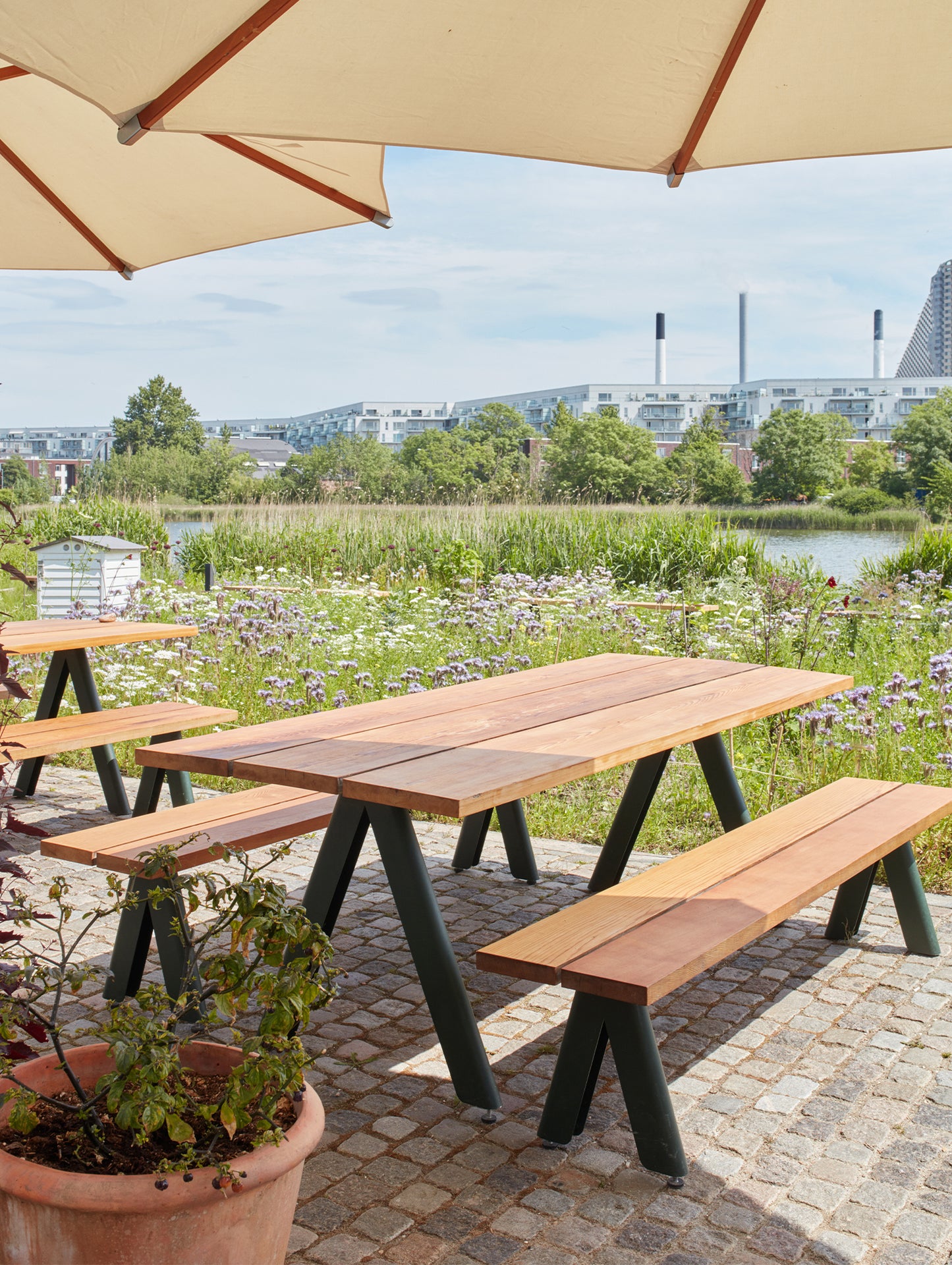 Overlap Outdoor Table by Skagerak - Cedar/Hunter Green