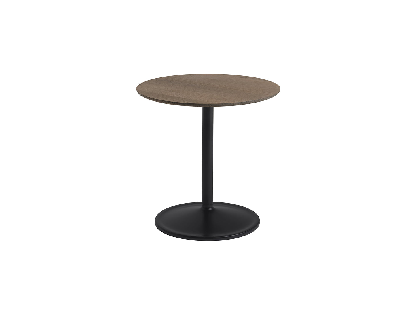 Soft Side Table by Muuto - Diameter : 48 cm / Height: 48 cm in solid smoked oak top and black aluminum base
