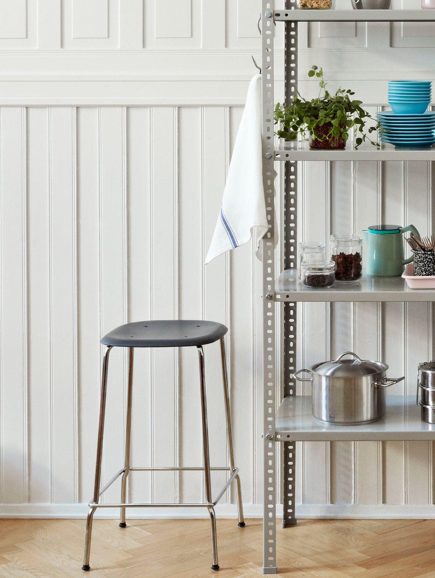 Soft Edge 80 (Steel Bar Stool)
