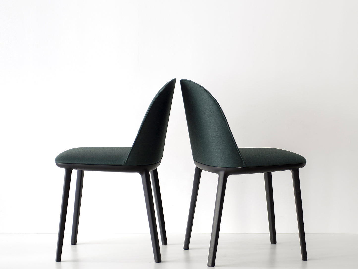 Softshell Side Chair by Vitra - Aura Hunger Green 07 (F100)