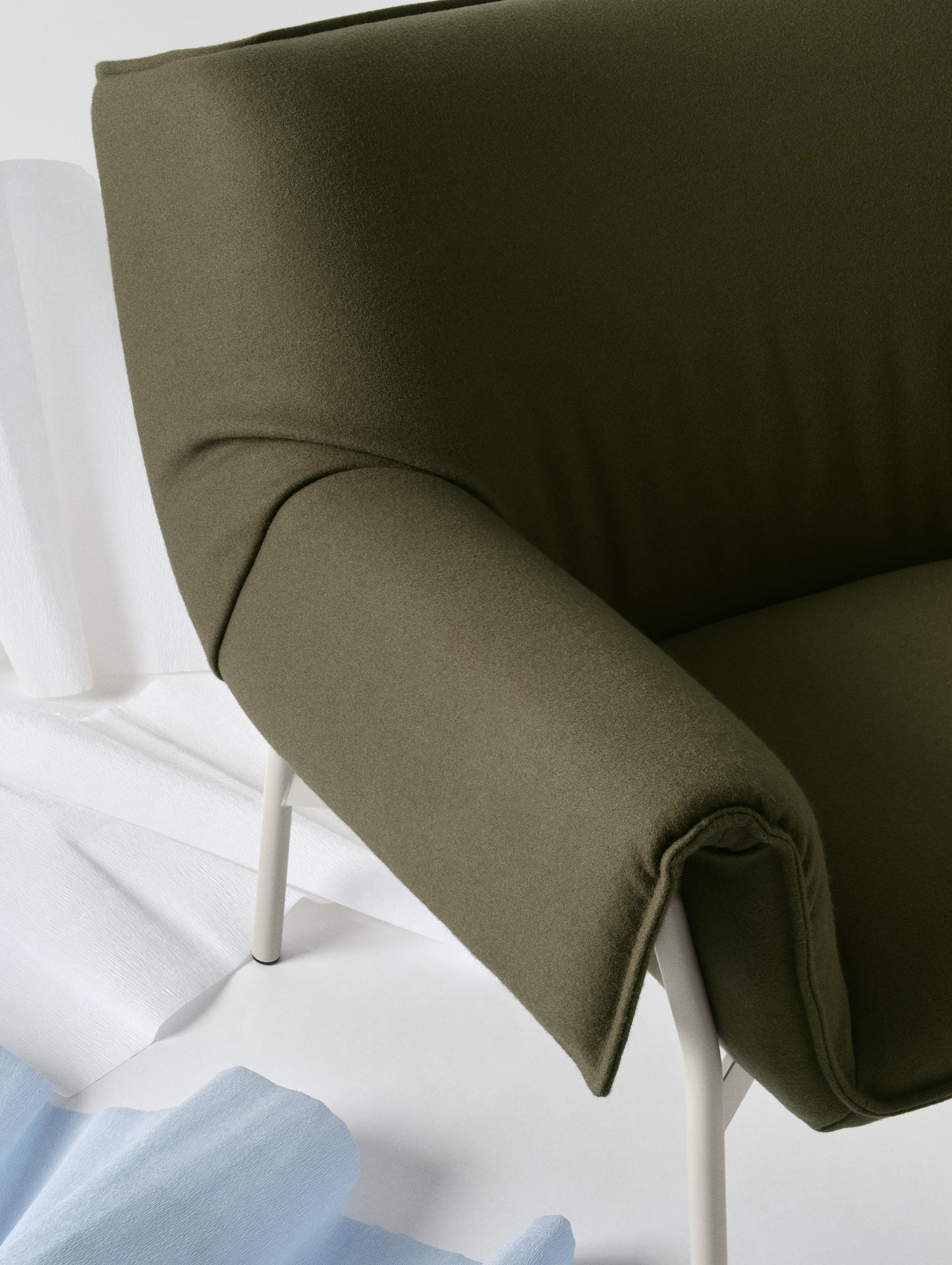 Wrap Lounge Chair by Muuto - Divina 984 / Grey Base