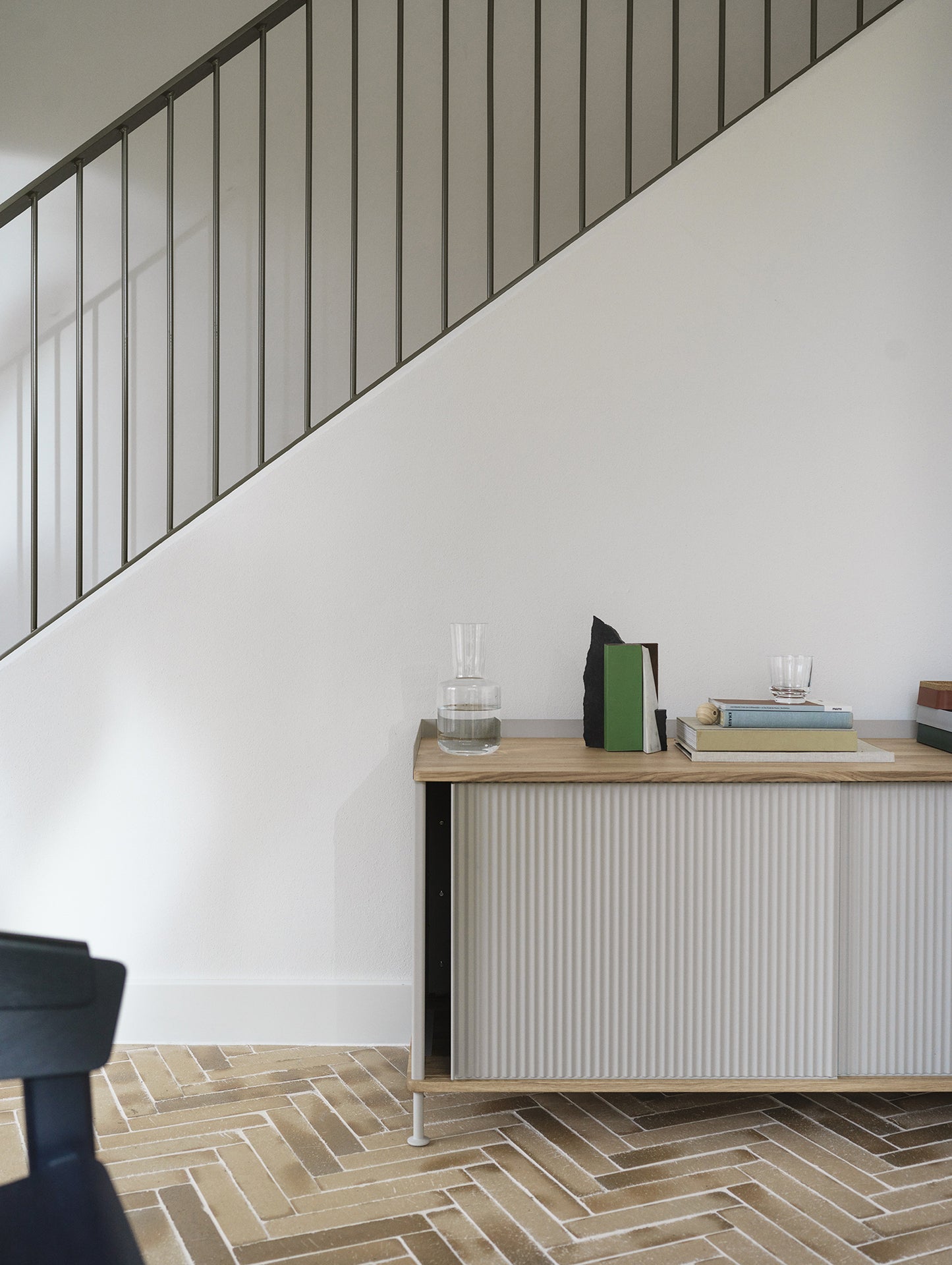Enfold Sideboard by Muuto - Low / Lacquered Oak / Grey Lacquered Steel