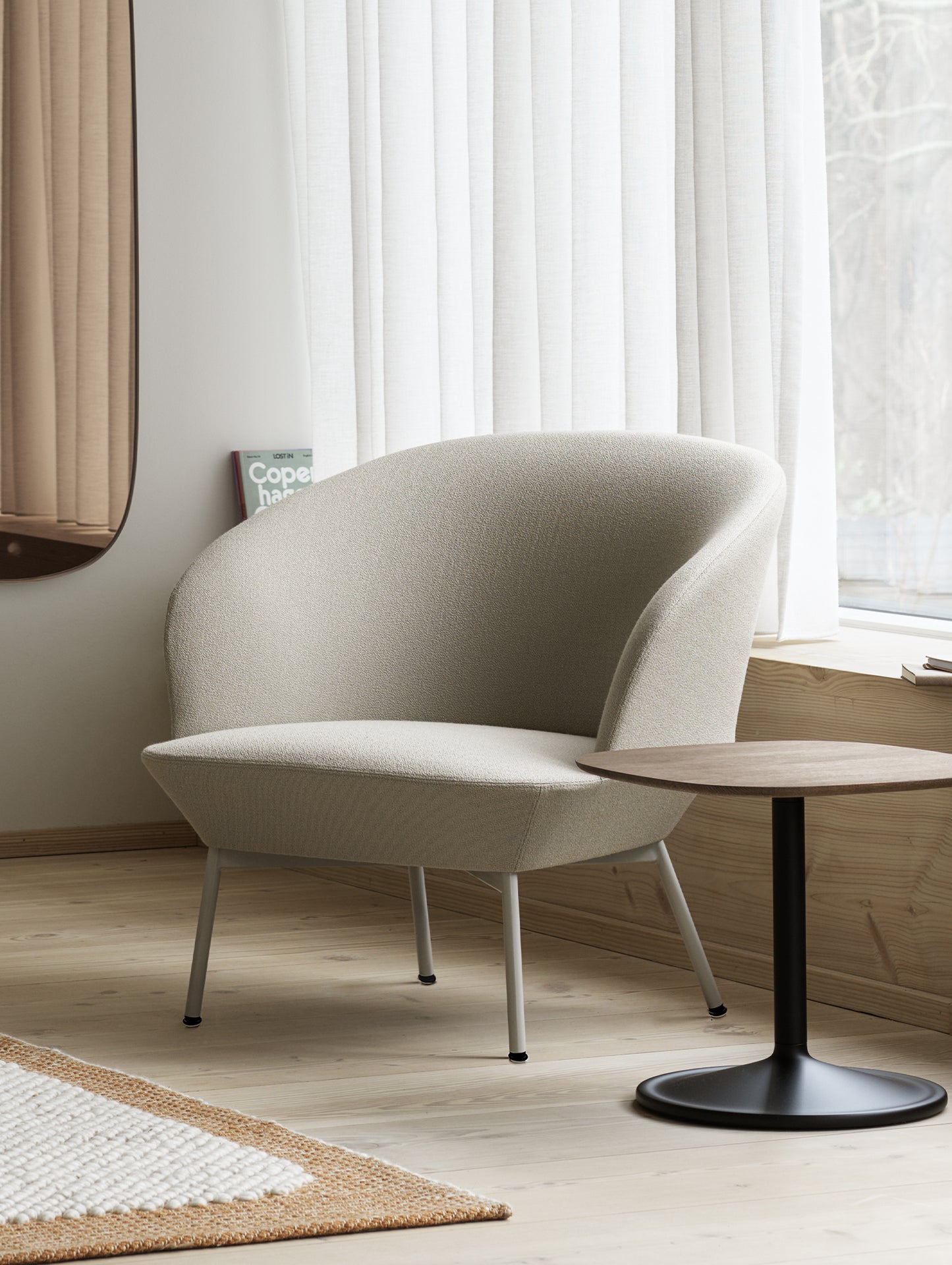 Oslo Lounge Chair with Tube Base