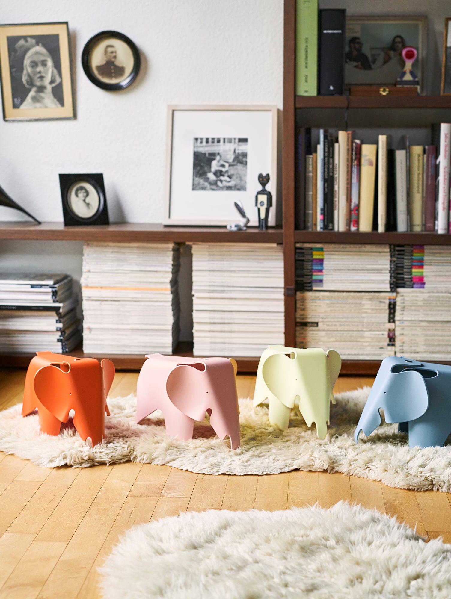 Eames Elephant RE (Small) by Vitra