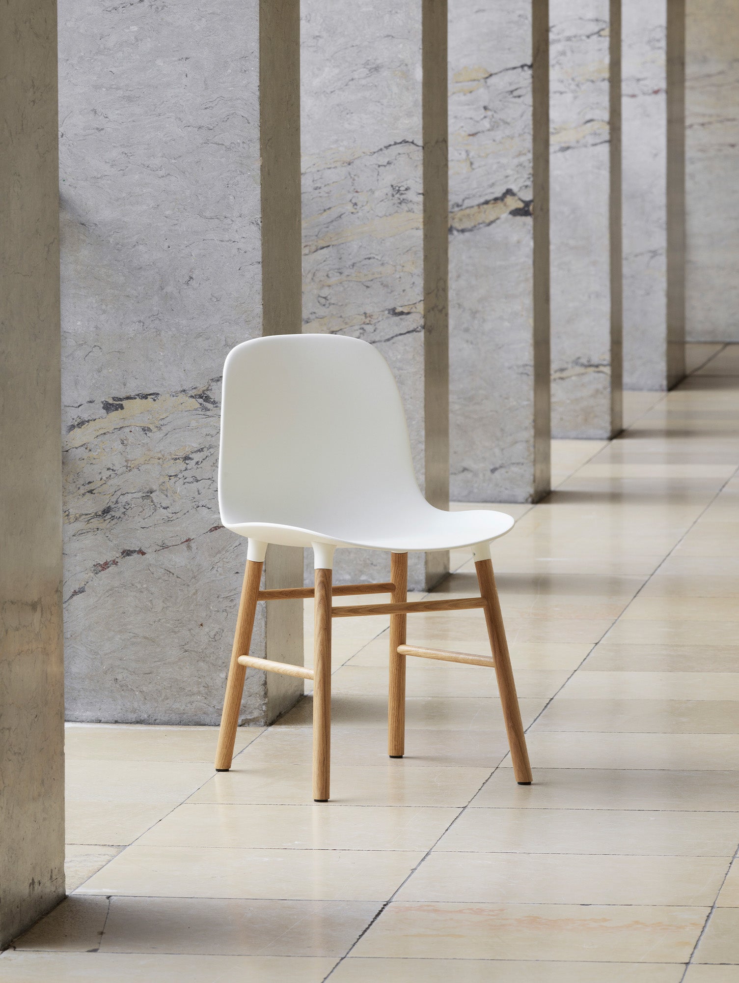 Form Chair Wood by Normann Copenhagen - Oak Base / White