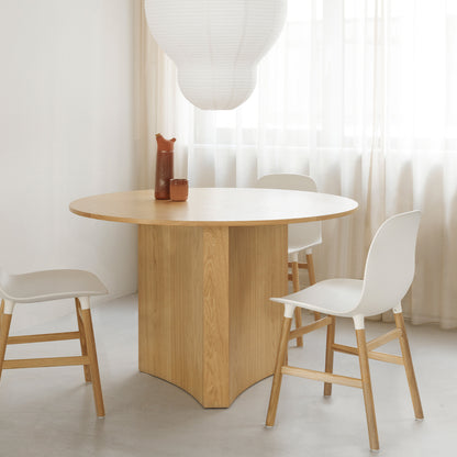 Form Chair Wood by Normann Copenhagen - Oak Base / White