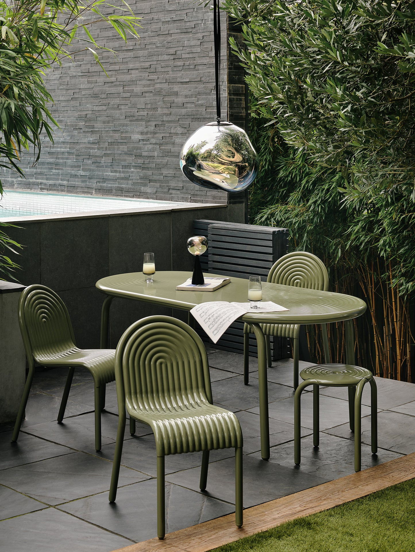 Groove Obround Table by Tom Dixon - Moss