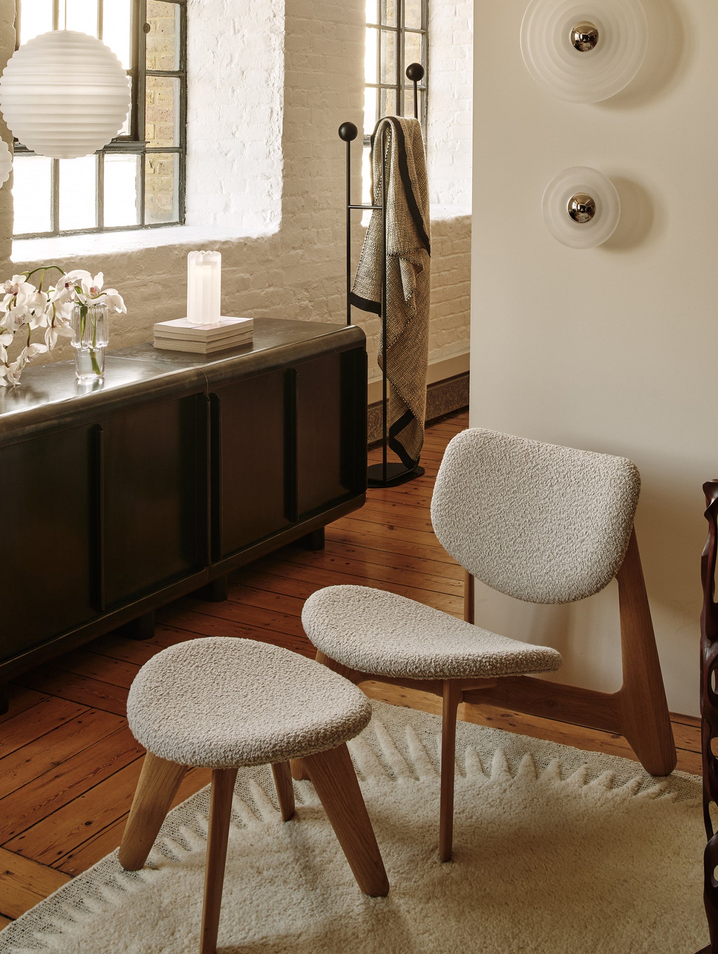 Slab Lounge Chair by Tom Dixon - Natural Oak / Elle 200