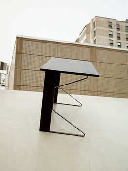 Kaari Desk by Artek - Linoleum Black Tabletop / Black Lacquered Oak Base
