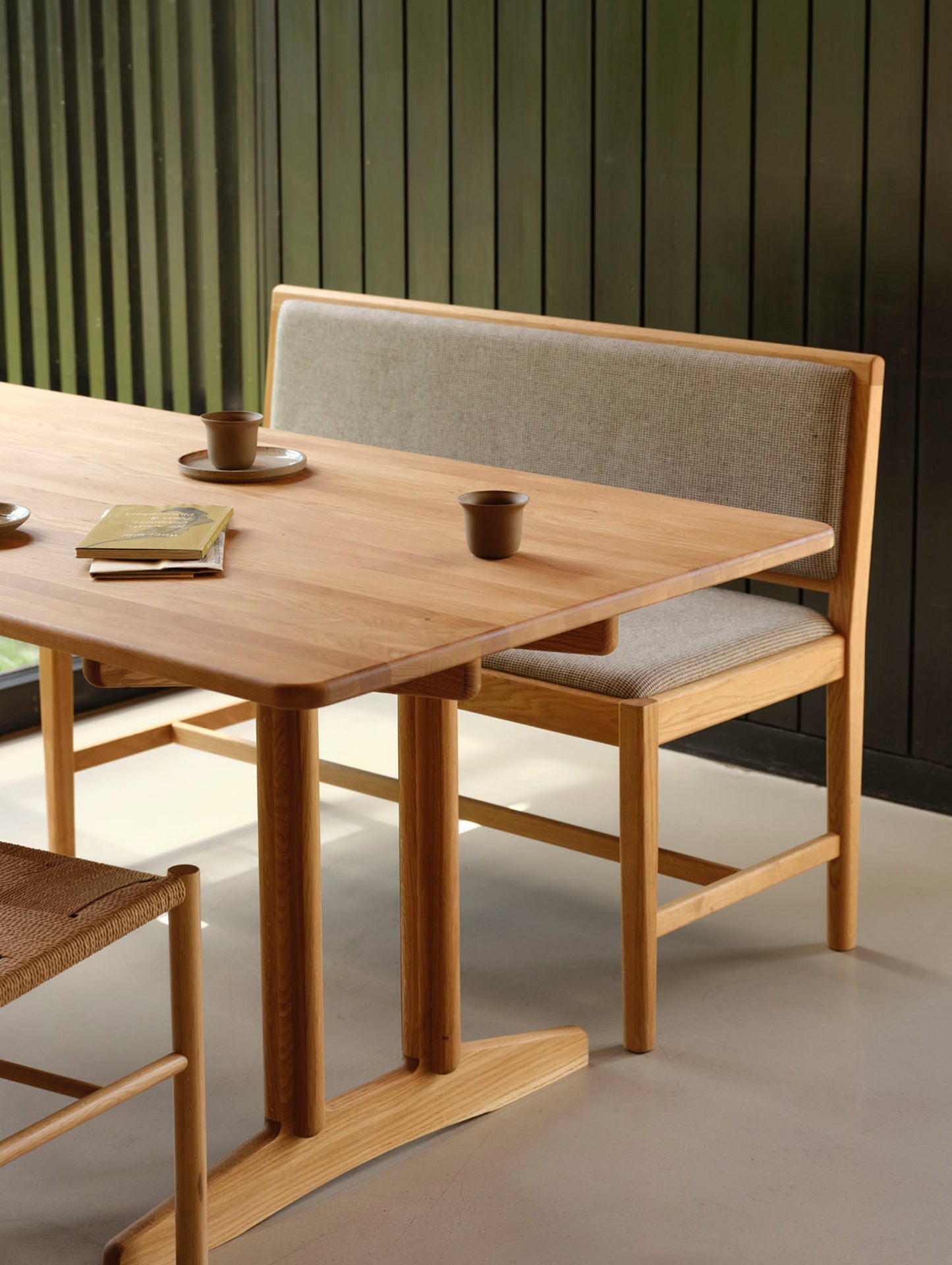 J176 Sonderborg Bench by FDB Mobler - Lacquered Oak / Monochrome Sett Mottled (MLC01)