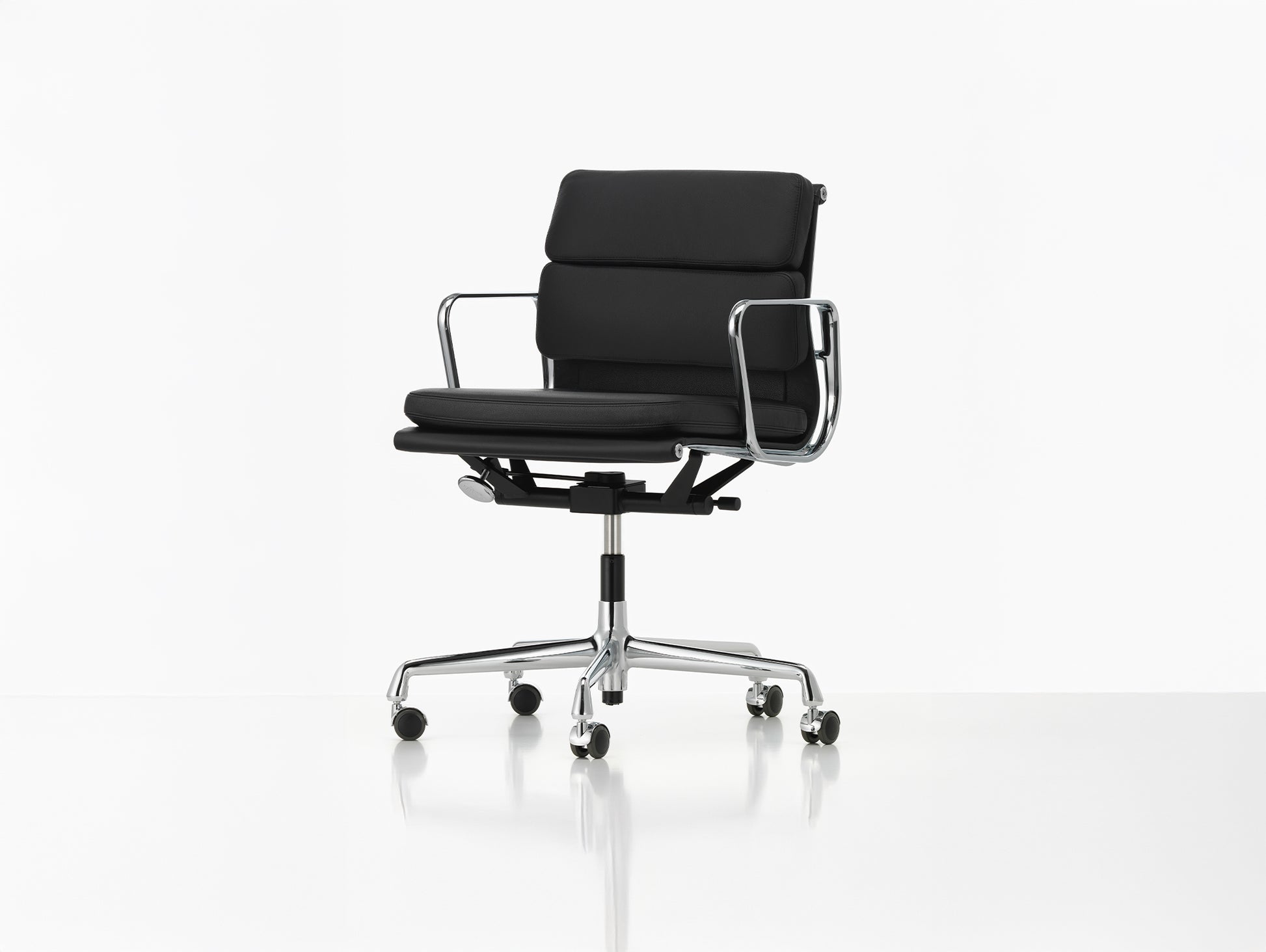 Soft Pad Work Chair EA 217 by Vitra - Chromed Aluminium / Seat: Nero Leather / Back: Plano Nero (L20)