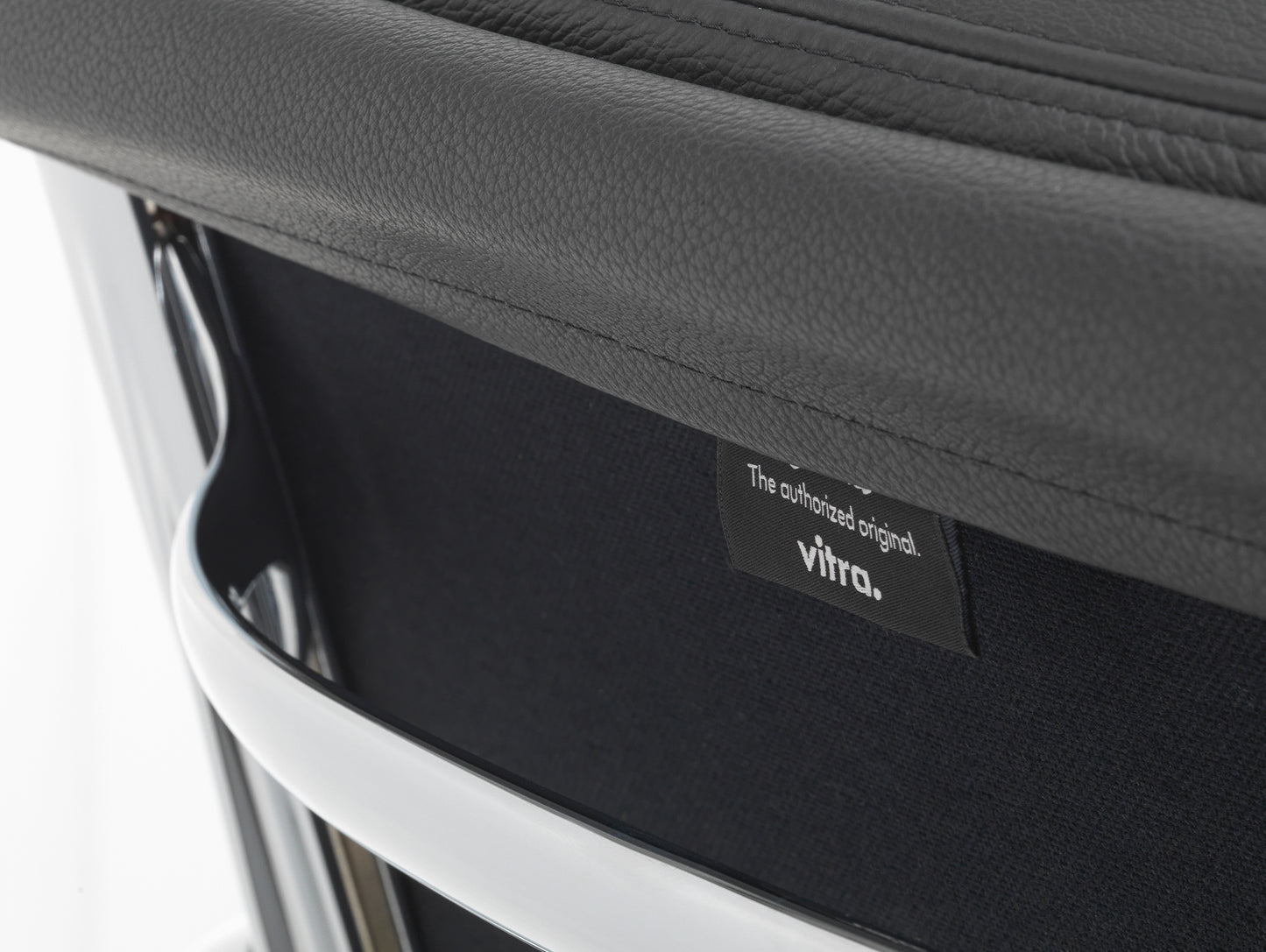 Soft Pad Work Chair EA 217 by Vitra - Chromed Aluminium / Seat: Nero Leather / Back: Plano Nero (L20)