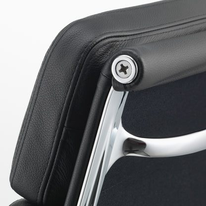 Soft Pad Work Chair EA 217 by Vitra - Chromed Aluminium / Seat: Nero Leather / Back: Plano Nero (L20)