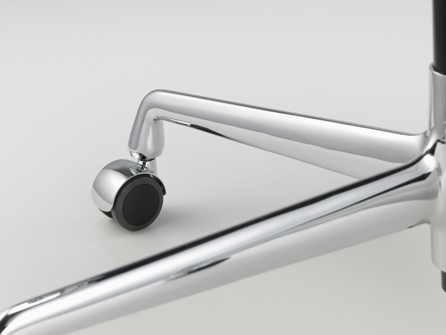 Soft Pad Work Chair EA 217 by Vitra - Chromed Aluminium Base