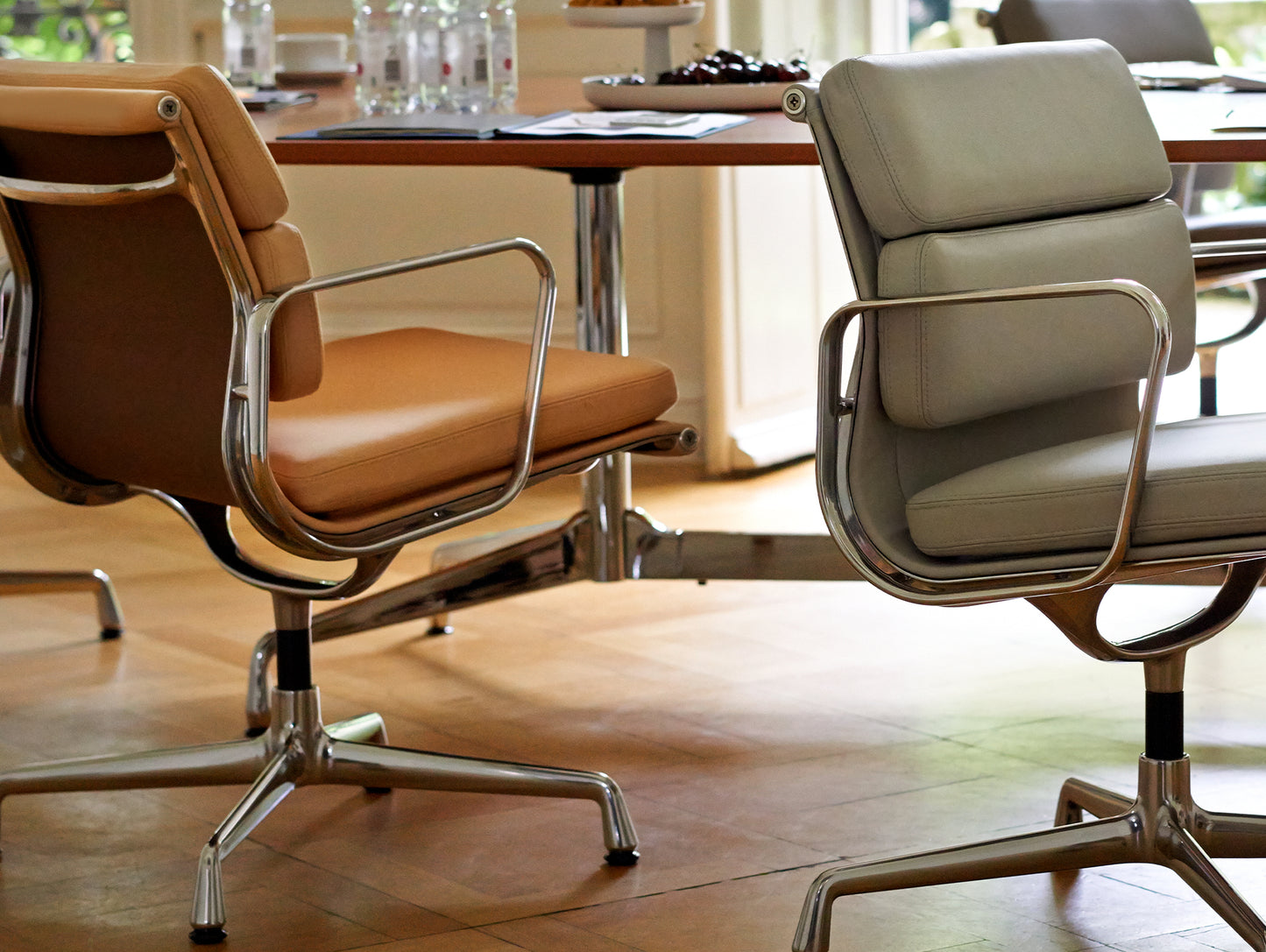 Soft Pad Conference Chair EA 208 by Vitra 