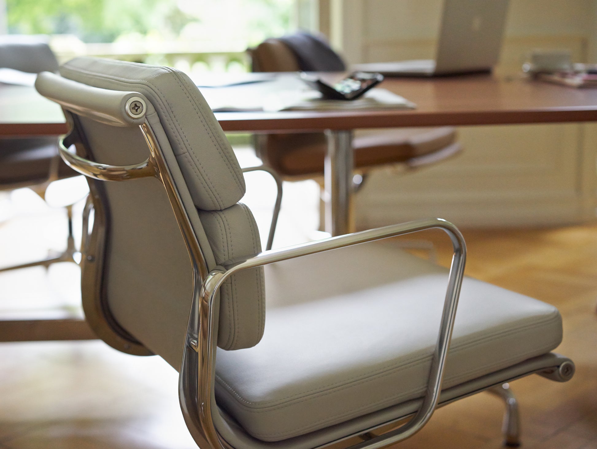 Soft Pad Conference Chair EA 208 by Vitra - Polished Aluminium / Seat: Cement Premium F Leather / Back: Plano Cream White Sierra Grey (L50)