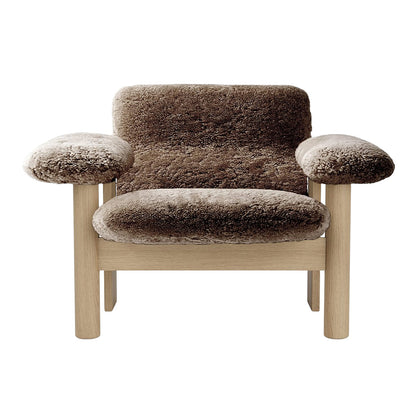 Brasilia Low Back Lounge Chair by Audo Copenhagen - Oiled Oak / Sheepskin Sahara