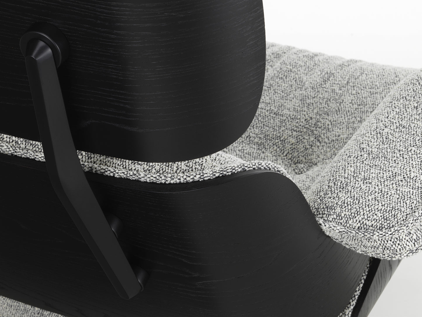 Eames Lounge Chair by Vitra - Black Lacquered Chestnut / 10 Salt’n Pepper