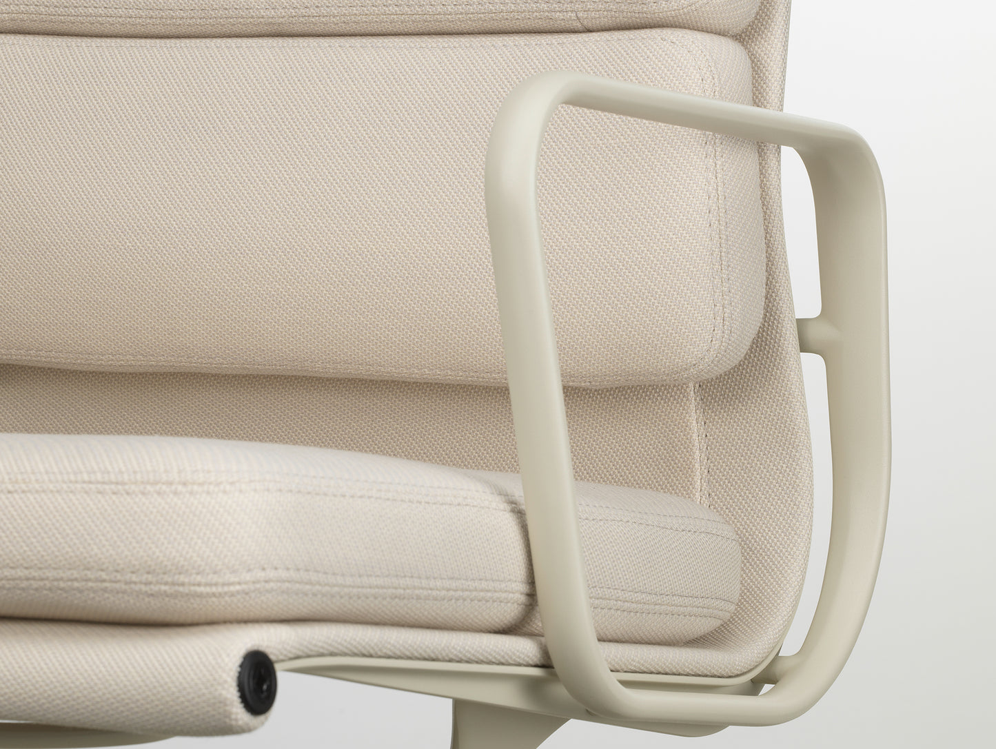 Soft Pad Conference Chair EA 208 by Vitra - Chalk Powder-Coated Aluminium / Track Light Grey Cream (F120)