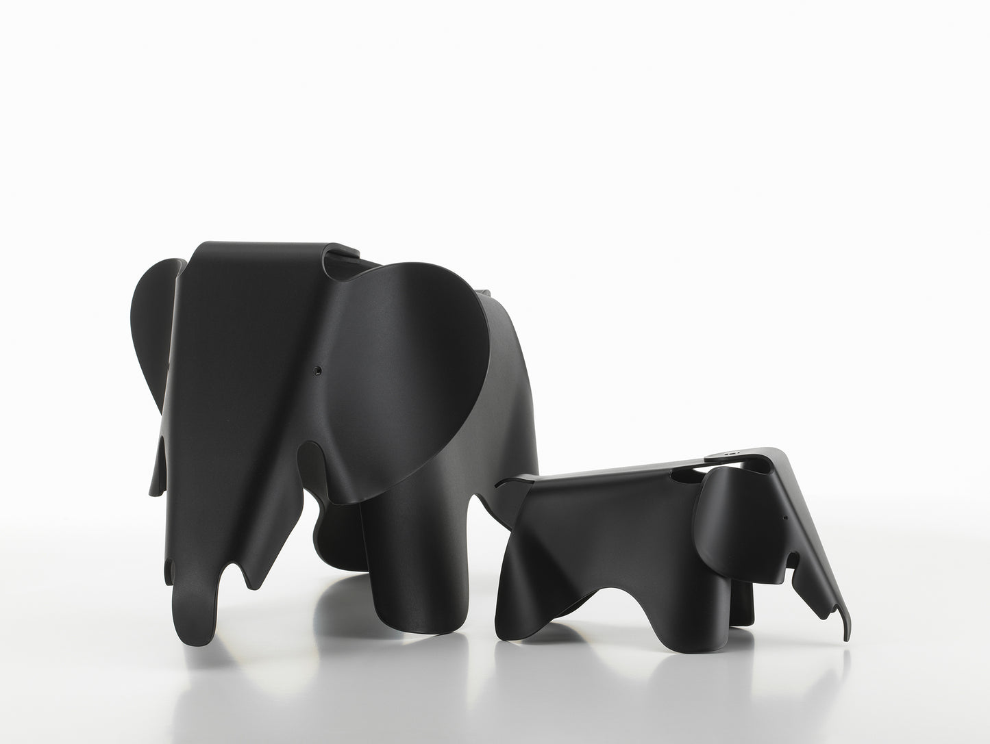 Eames Elephant RE (Small) by Vitra - Deep Black