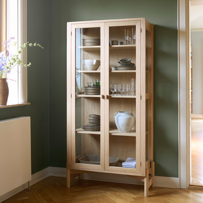 A90 Boderne Display Cabinet by FDB Mobler - Tall Standing (Height: 178 cm) / Lacquered Oak