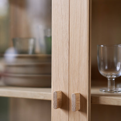 A90 Boderne Display Cabinet by FDB Mobler - Tall Standing (Height: 178 cm) / Lacquered Oak