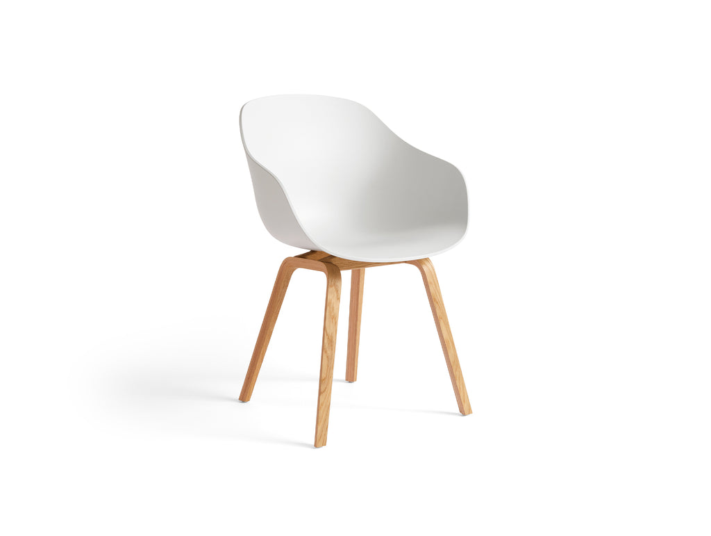 About A Chair AAC 222 - New Colours by HAY / White Shell / Lacquered Oak Base