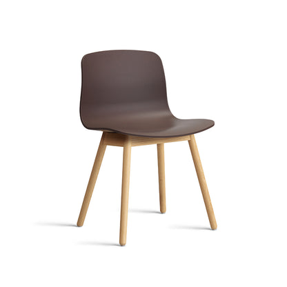 About A Chair AAC 12 - Raisin 2.0 Shell / Lacquered Oak Base