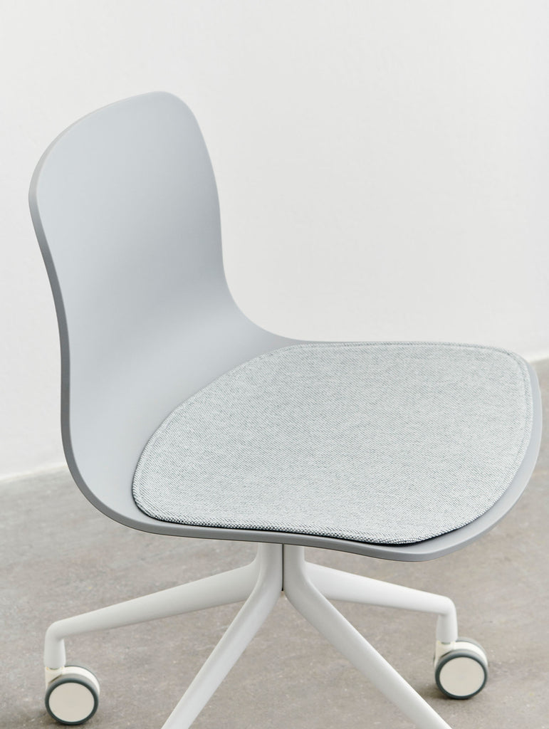 About A Chair (AAC) Seat Pads by HAY - Concrete Grey Shell / Mode 002 Seat Pad