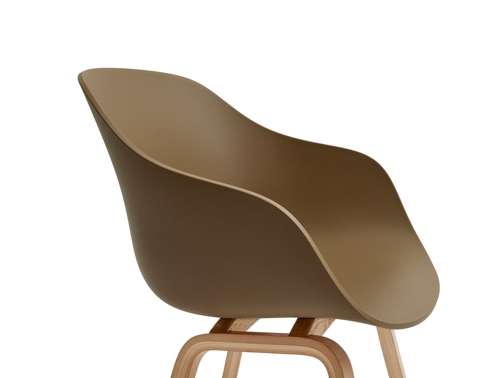 About A Chair AAC 222 - New Colours by HAY / Clay Shell / Lacquered Oak Base
