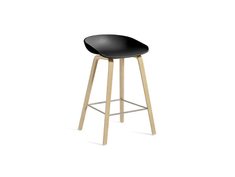 About A Stool AAS 32 by HAY - H 65cm / Black Shell / Soaped Oak Base