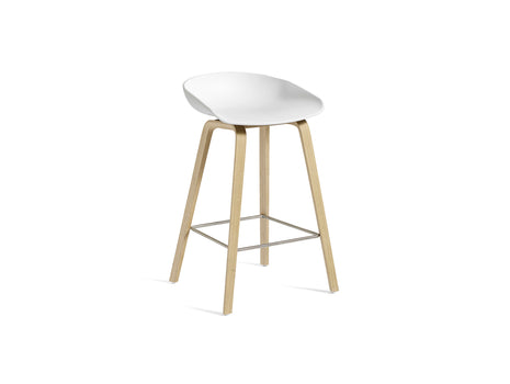 About A Stool AAS 32 by HAY - H 65cm /  White Shell / Soaped Oak Base
