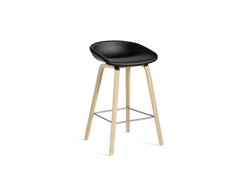 About A Stool AAS 33 by HAY - Black Sierra Leather / Lacquered Oak Base