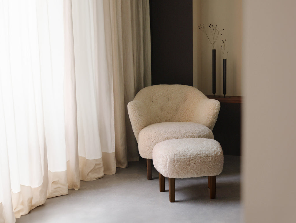 Ingeborg Lounge Chair by Audo Copenhagen - Natural Oak / Sheepskin Moonlight Ingeborg