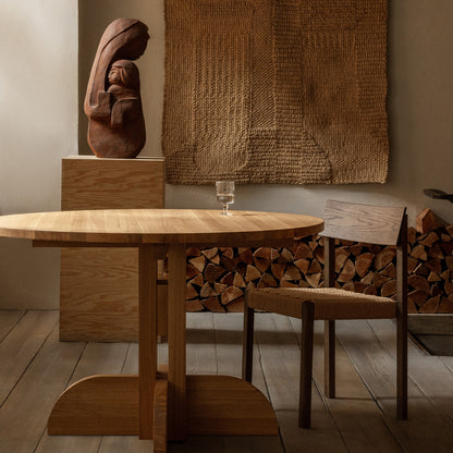 Puffin Round Dining Table (Solid Oak)