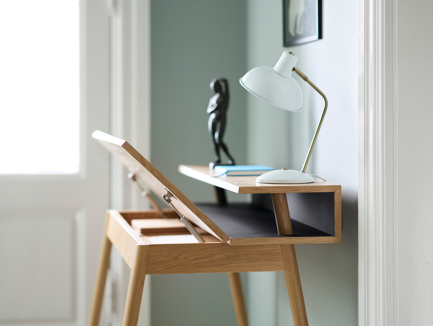 C68 Norrebro Desk by FDB Mobler - Nero Linoleum Tabletop