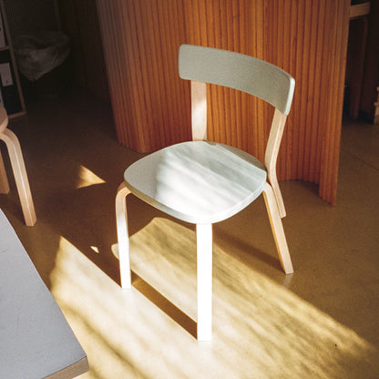 Chair 69 by Artek - Legs and backrest support natural lacquered, seat and backrest green lacquered