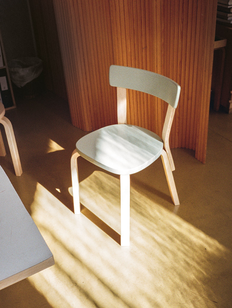Chair 69 by Artek - Legs and backrest support natural lacquered, seat and backrest green lacquered