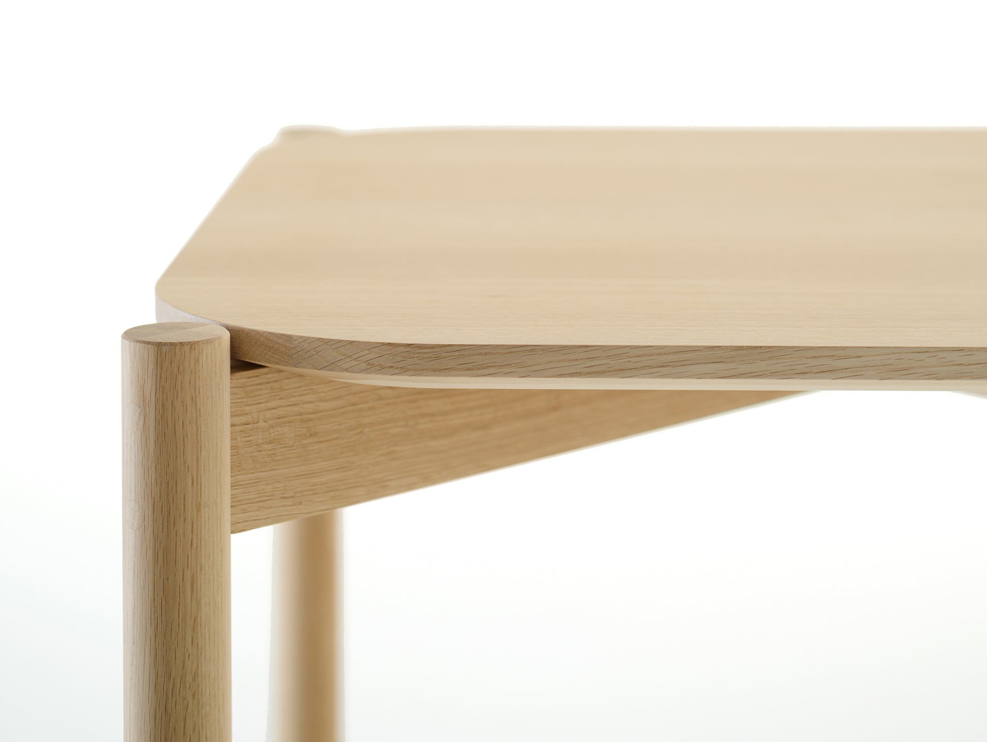 Castor Table by Karimoku New Standard - Lacquered Oak