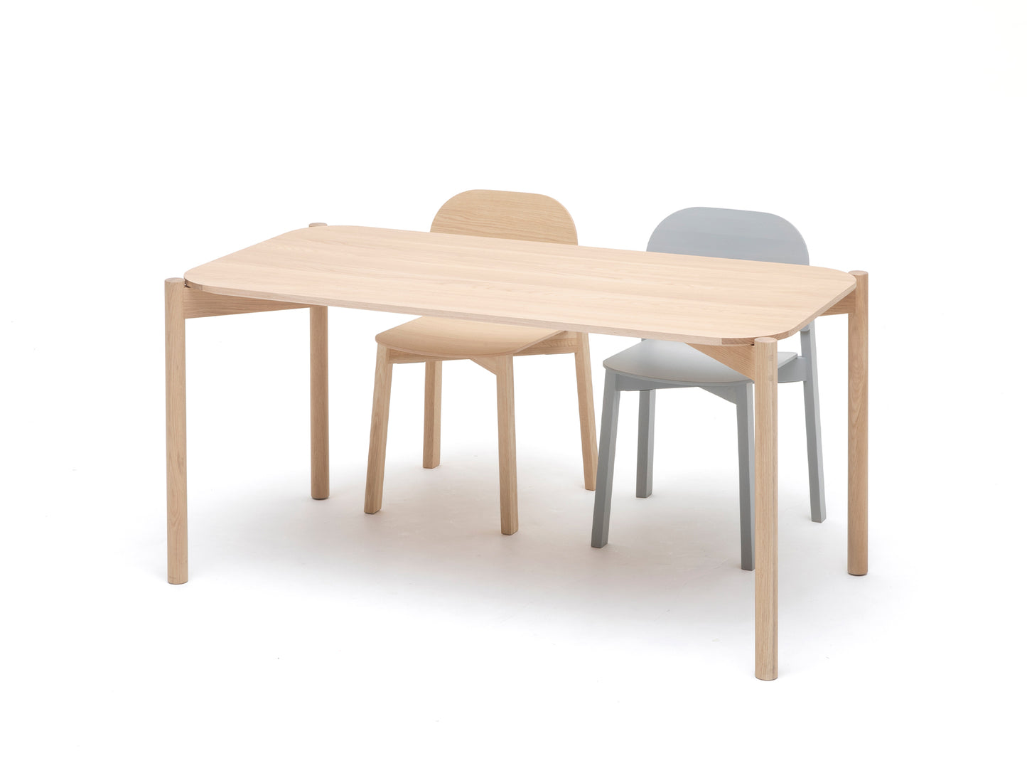 Castor Table by Karimoku New Standard - Lacquered Oak