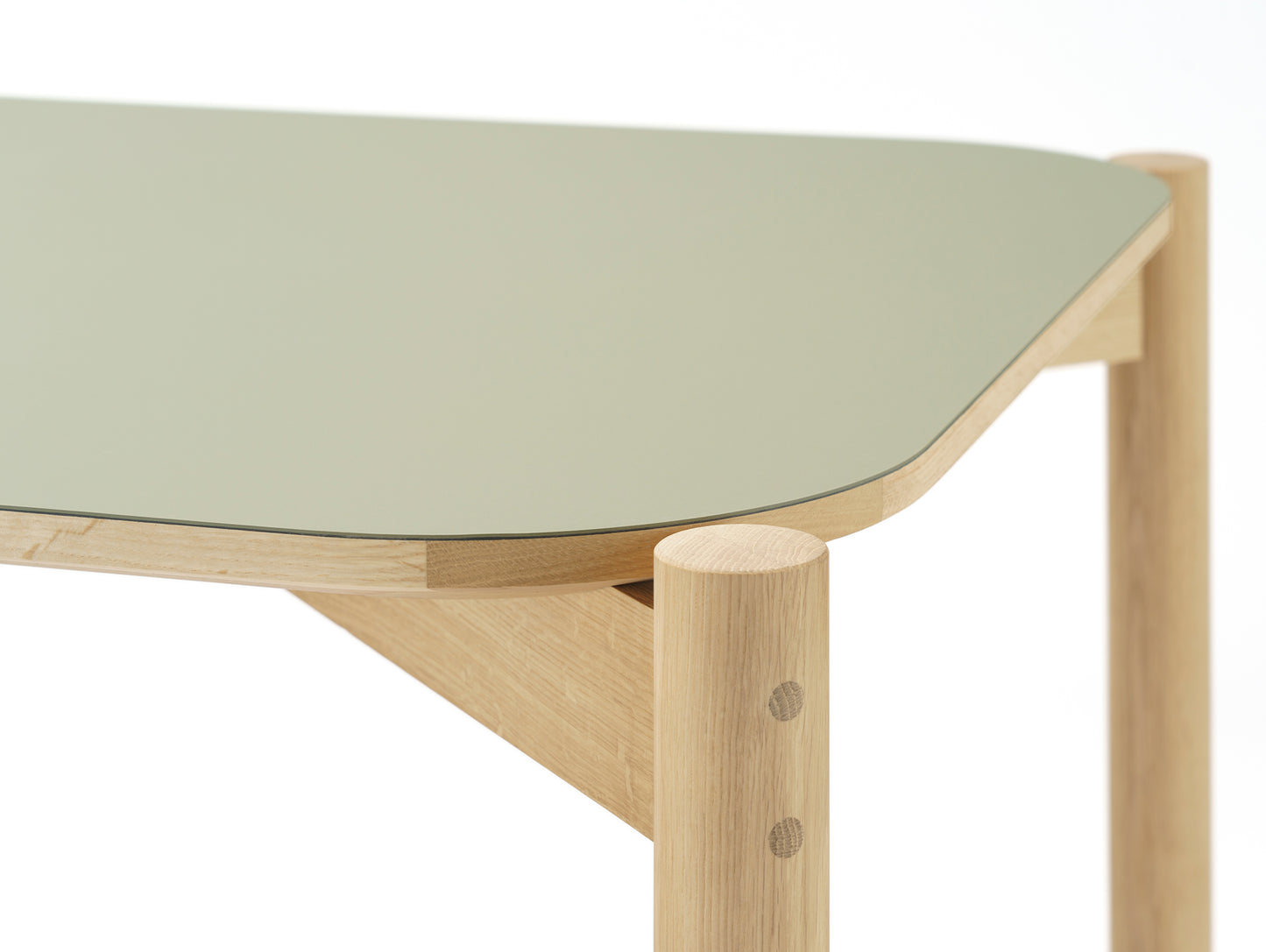 Castor Table by Karimoku New Standard