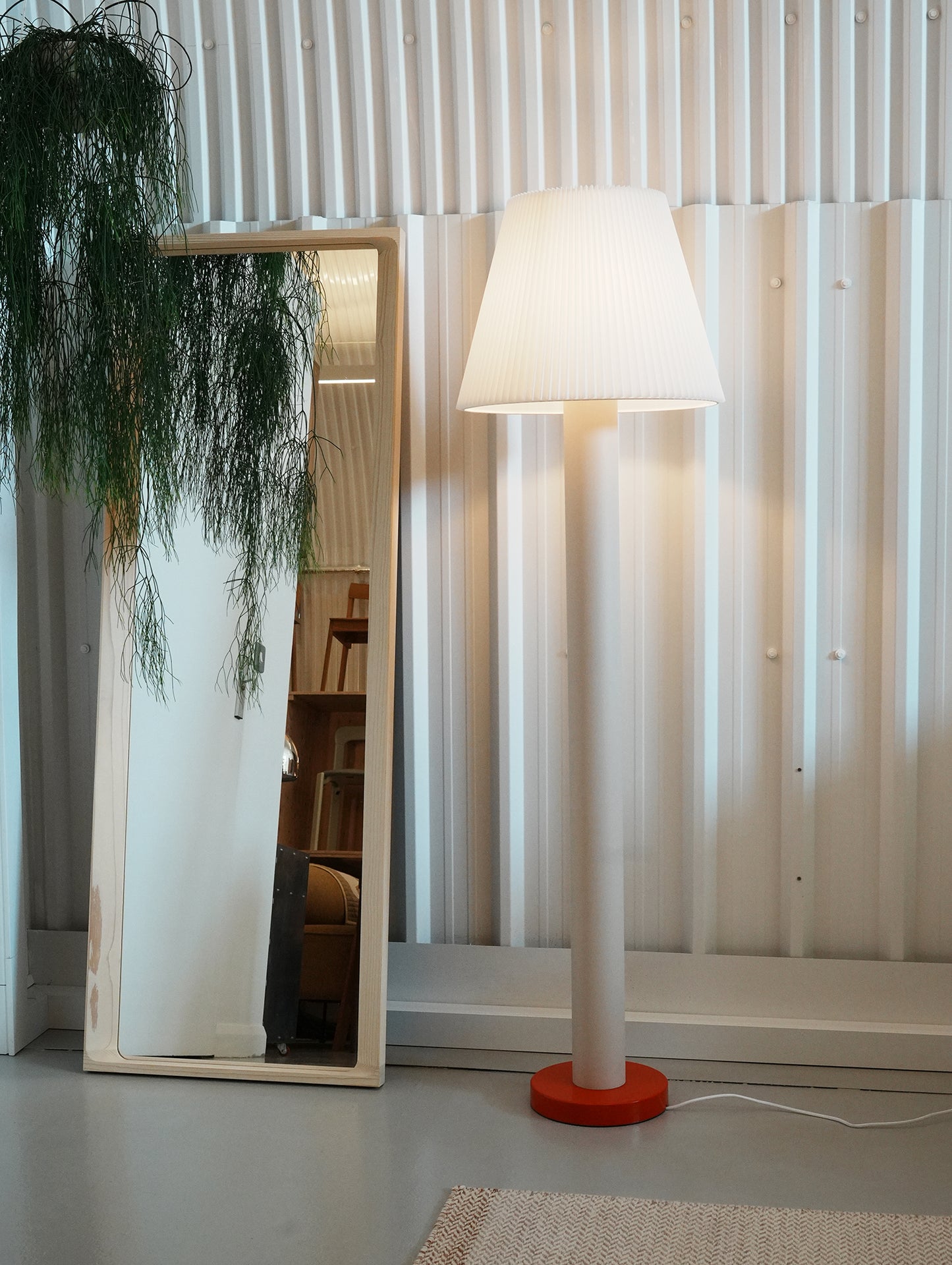 Cellu Floor Lamp / Sand / Ex-Display