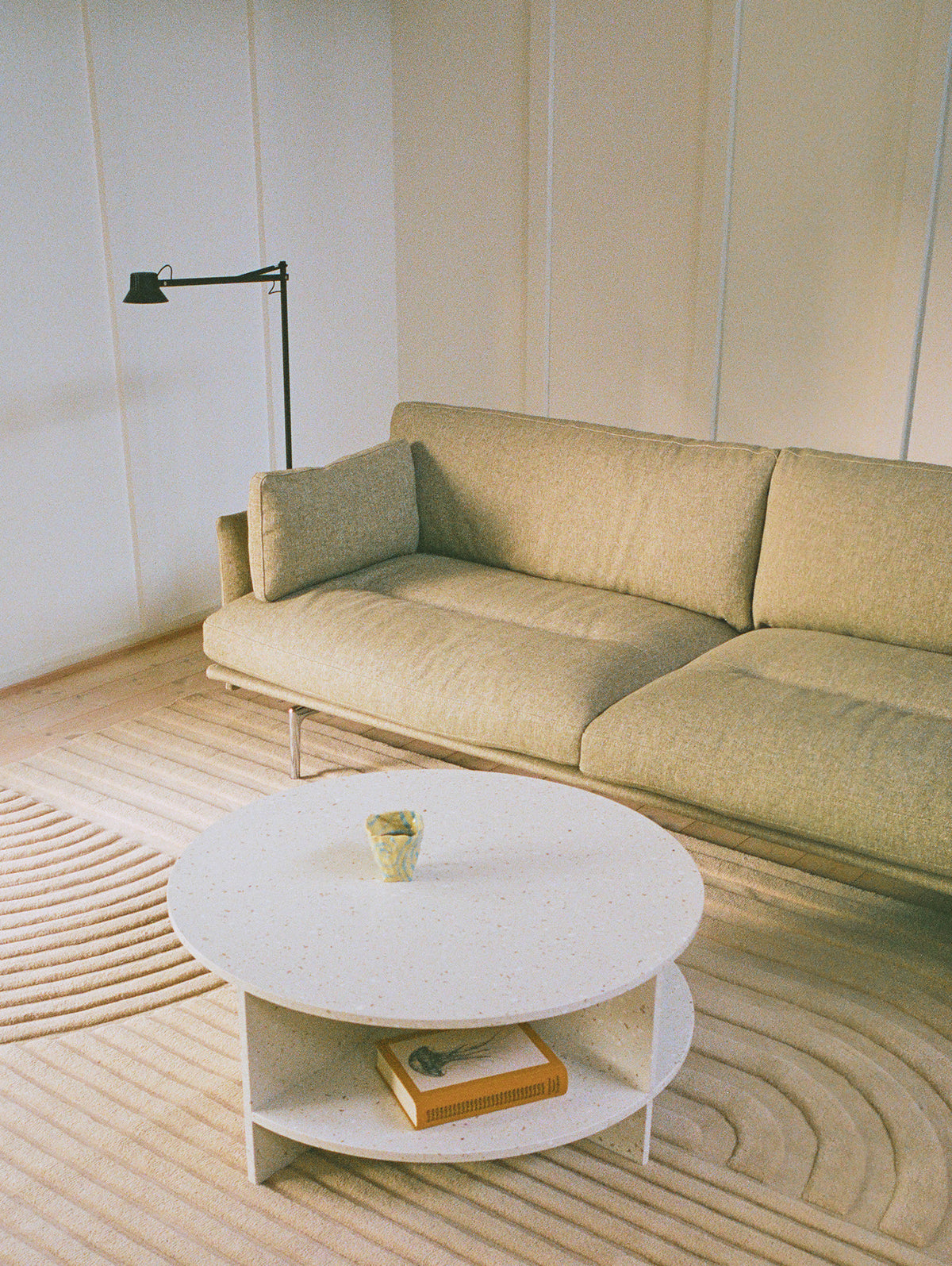 Outline Soft 3-Seater Sofa by Muuto - Clay 15