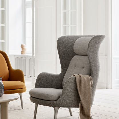 Ro Lounge Chair - Mixed Upholstery by Fritz Hansen - Shell: Hallingdal 65 130 / Cushions: Canvas 2 124