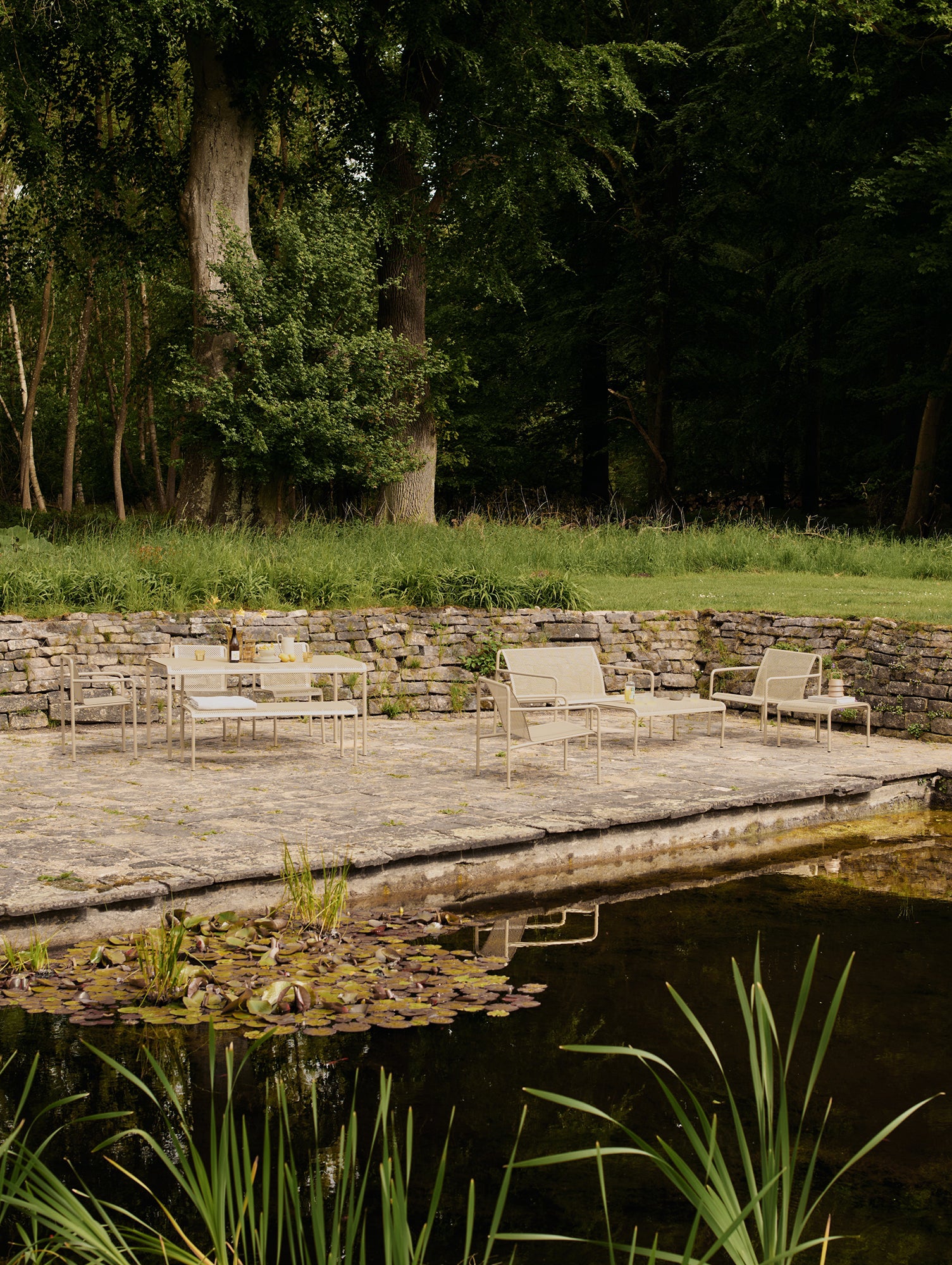 Dapple Low Table by Ferm Living - 114x57 cm / Cashmere