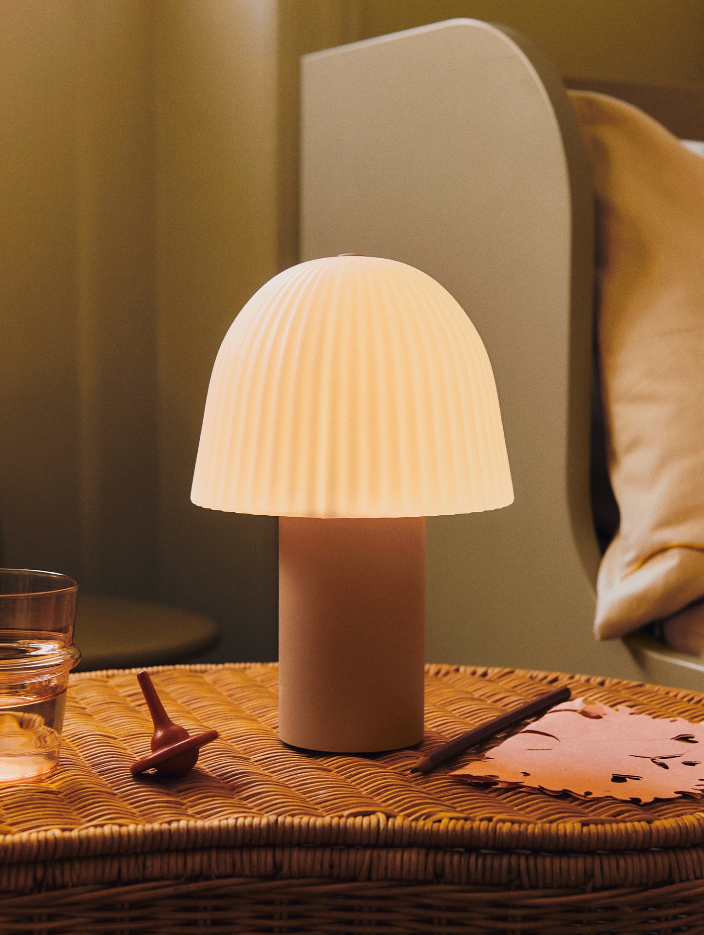 Frill Portable Lamp by Ferm Living - Rose