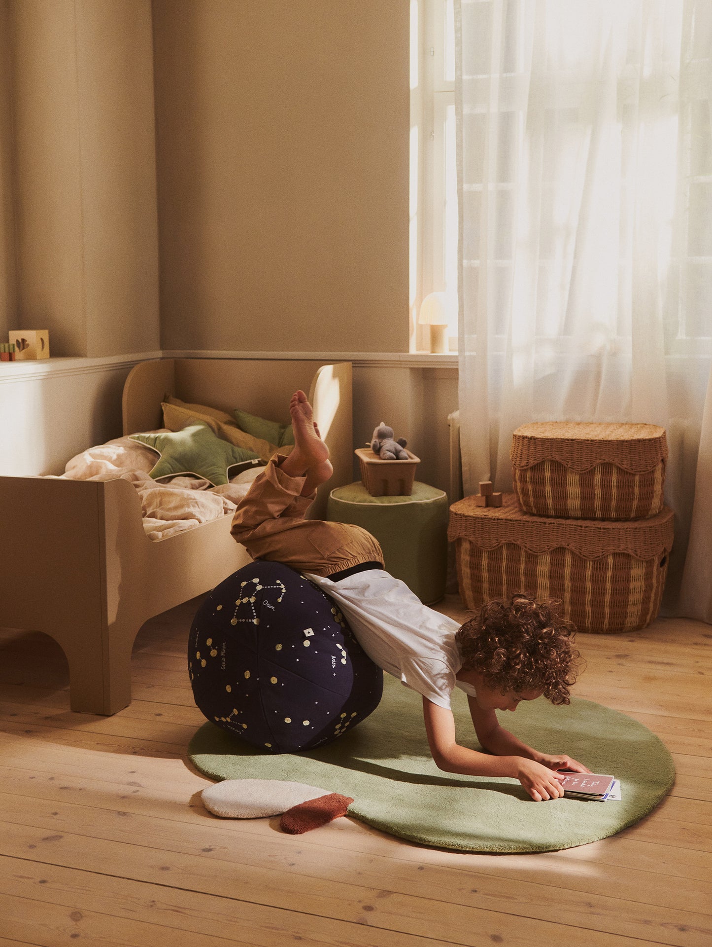 Apple Tufted Rug by Ferm Living - Tea Green