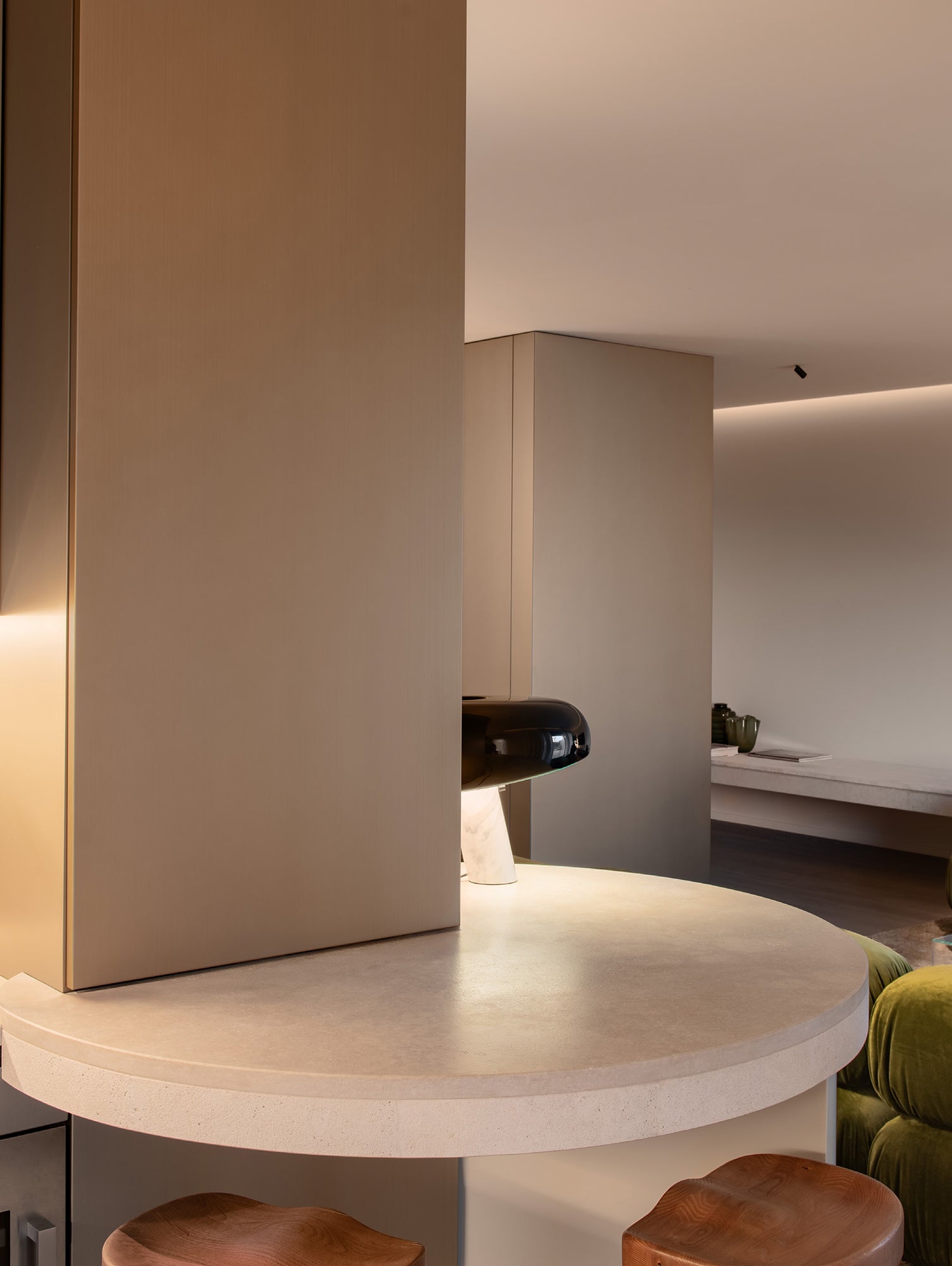 Snoopy Table Lamp by Flos - Black