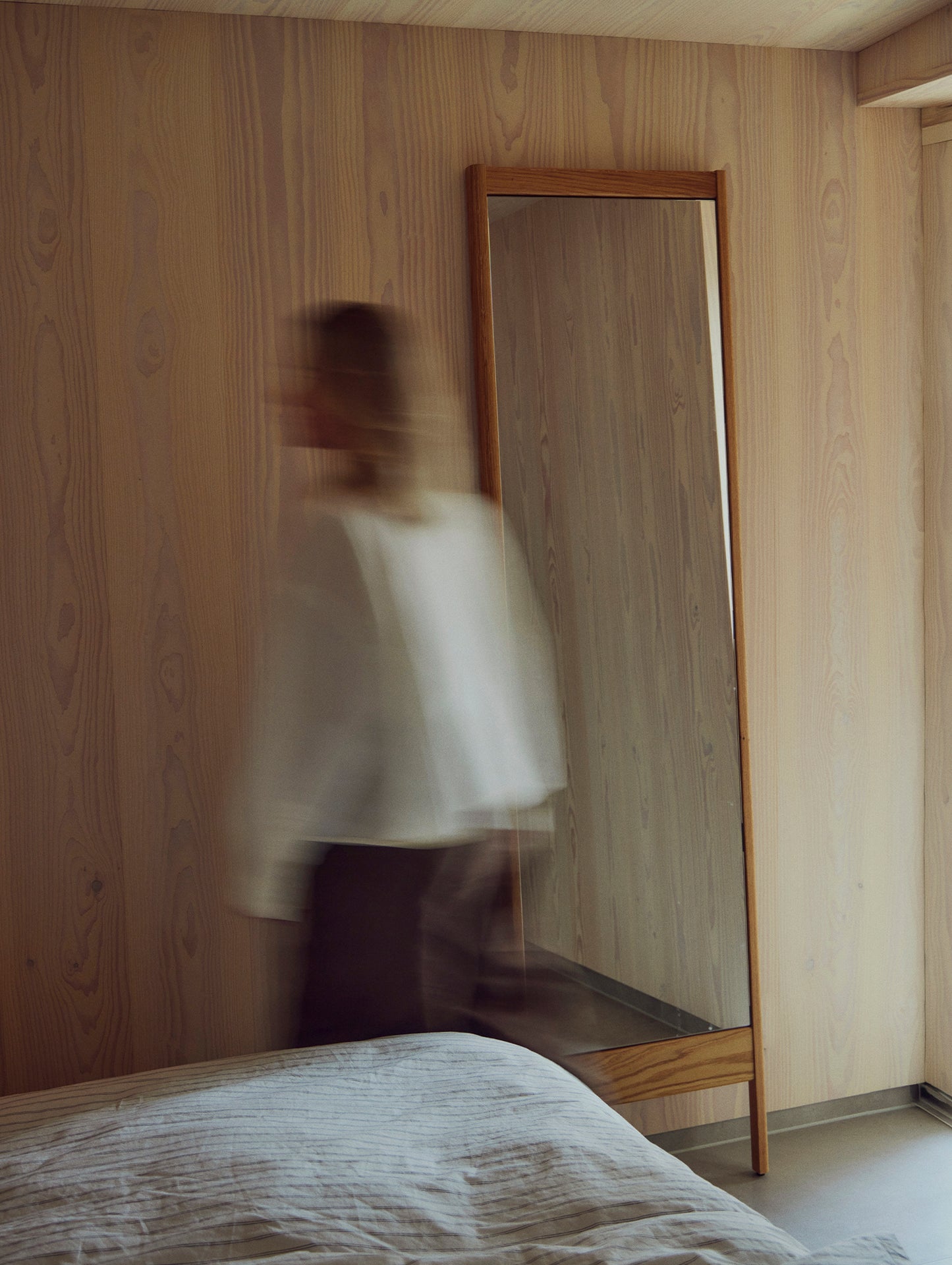 A Line Mirror by Form and Refine